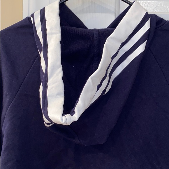 Navy and white striped sweatshirt - Picture 5 of 5